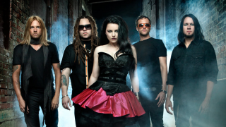 Amy Lee (EVANESCENCE) "le groupe est juste en stand-by"